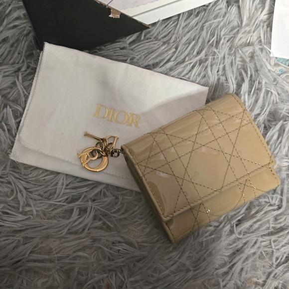 Christian Dior Lady Dior Tan Leather Cannage Tri-fold Wallet (DUSTY)(NWOT)(NEW) - Picture 2 of 10